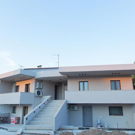 Νεακιτοσ Luxury Apartments Никити Екстериор снимка