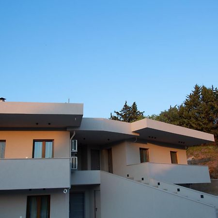 Νεακιτοσ Luxury Apartments Никити Екстериор снимка